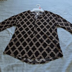 Dana Buchman Black and Cream Patterned Blouse